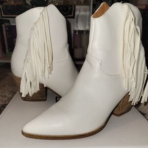Beast Fringe Booties White 7.5